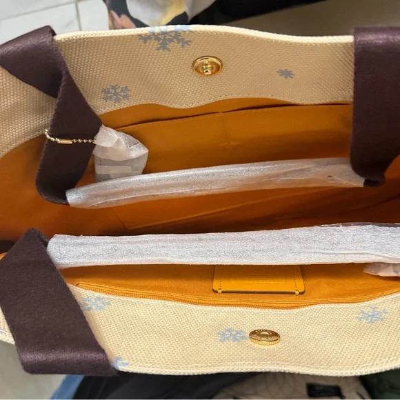 Coach X Peanuts Snoopy & Woodstock Ice Christmas Lights Tote Canvas - Picture 5 of 7